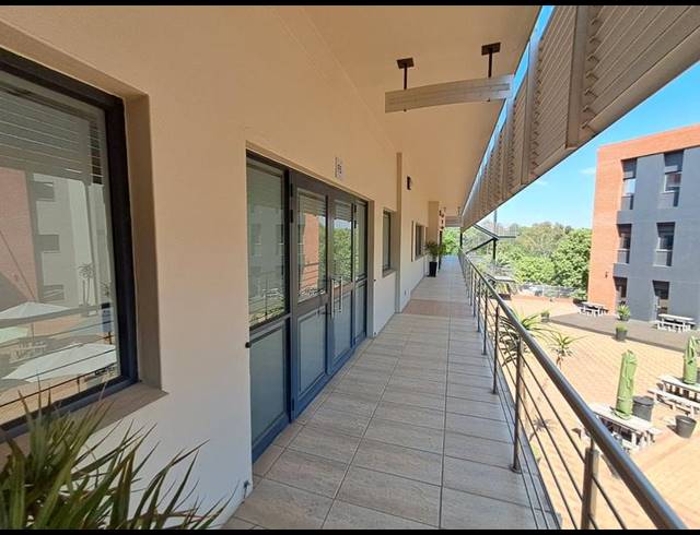 BUSINESS PROPERTY TO RENT IN WOODMEAD